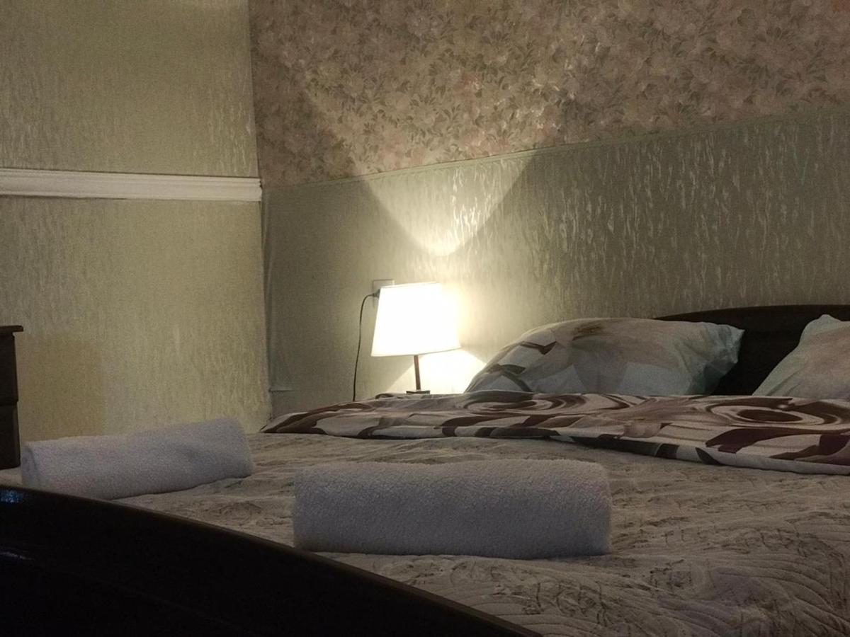 קזבגי Guest House Elguja Qushashvili מראה חיצוני תמונה