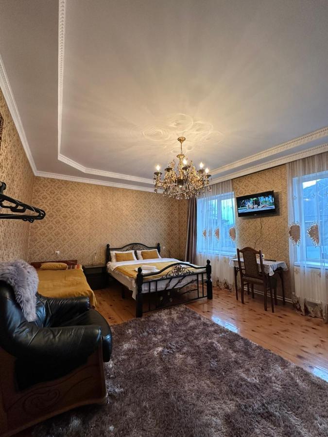 קזבגי Guest House Elguja Qushashvili מראה חיצוני תמונה