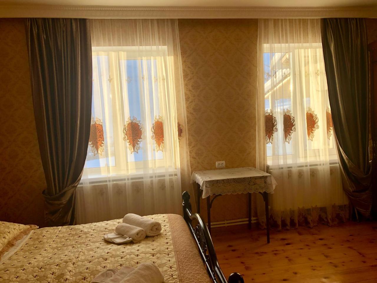 קזבגי Guest House Elguja Qushashvili מראה חיצוני תמונה
